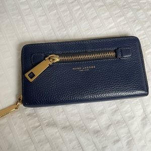 Authentic Marc Jacobs Gotham Continental zipped wallet in cobalt blue
